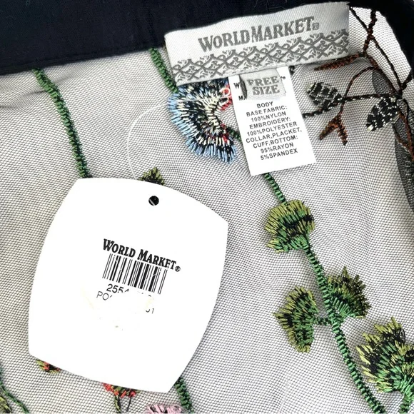 Kimono, botanical embroidery, beautiful detail. One size, new with tag. - Picture 11 of 12